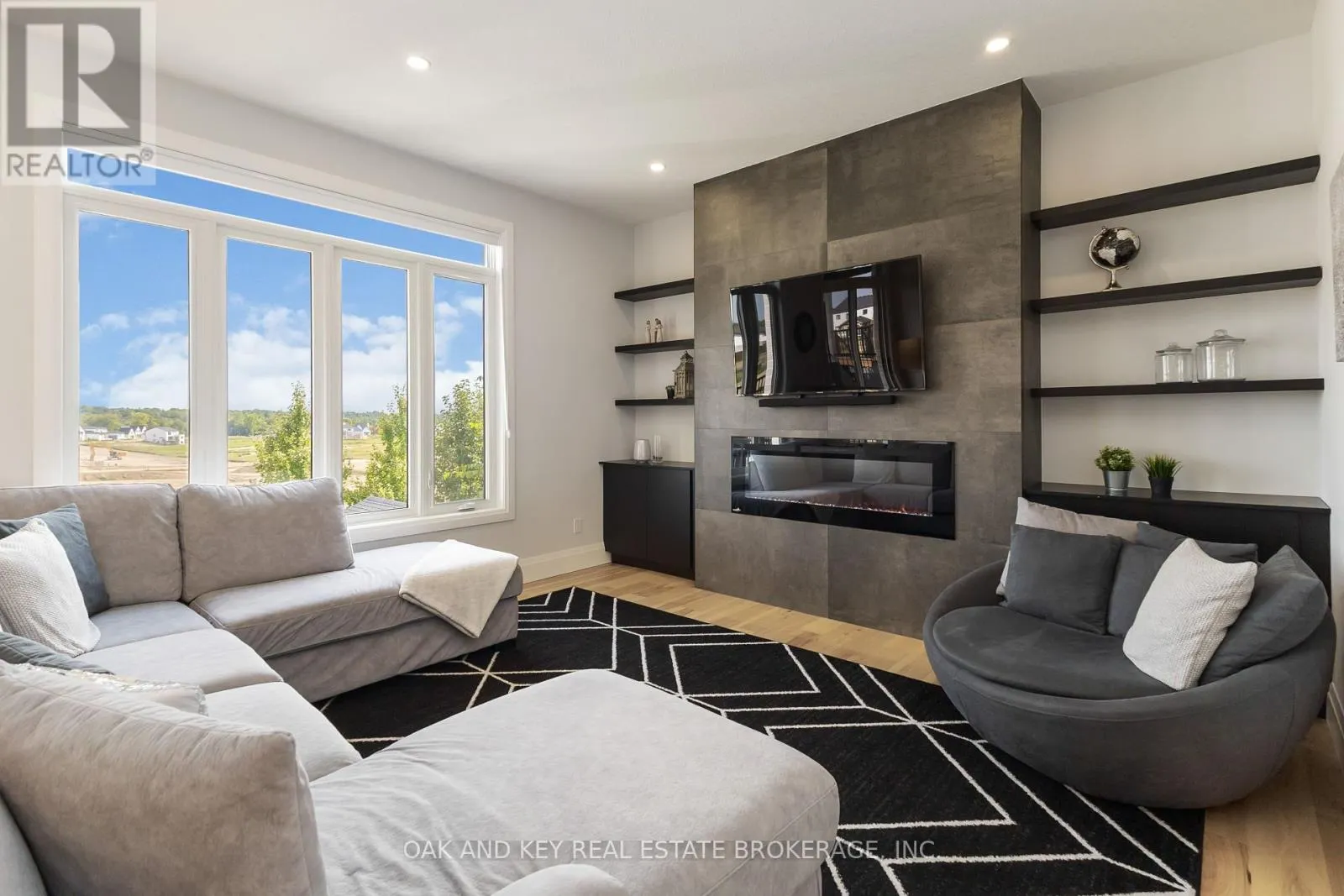 119 DAVENTRY WAY