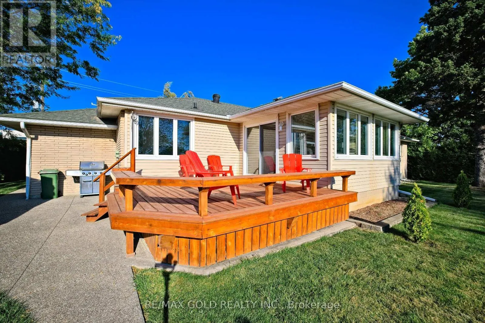 32 ORIOLE AVENUE