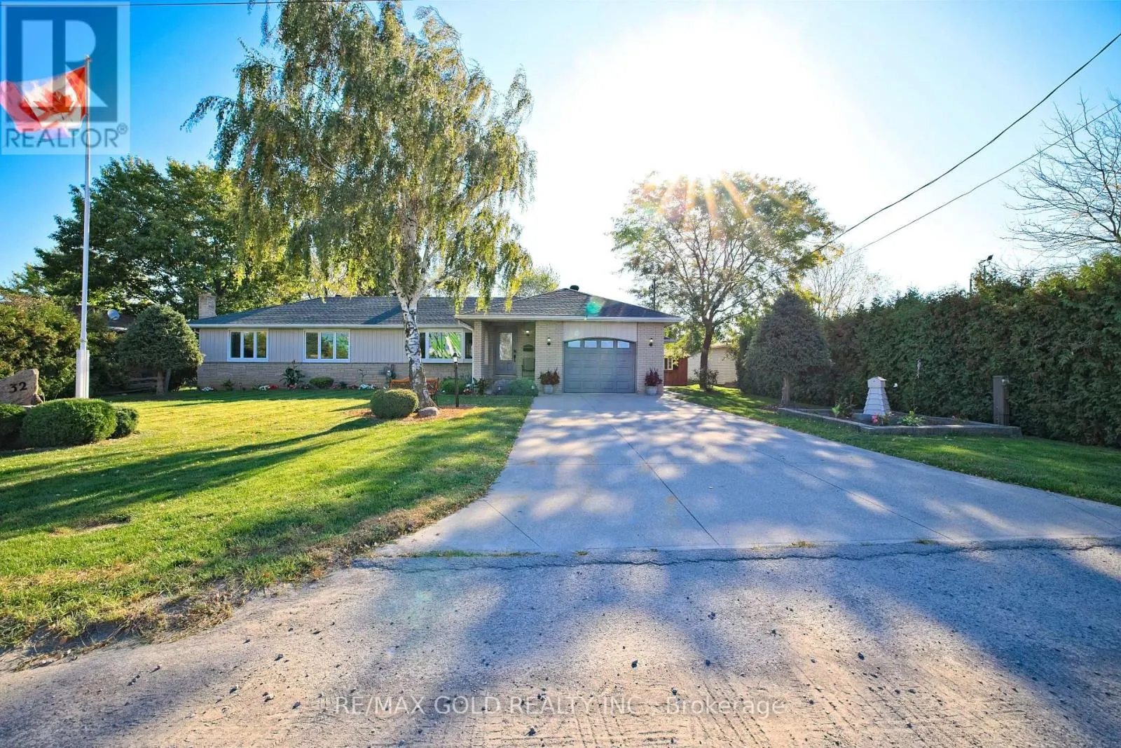 32 ORIOLE AVENUE