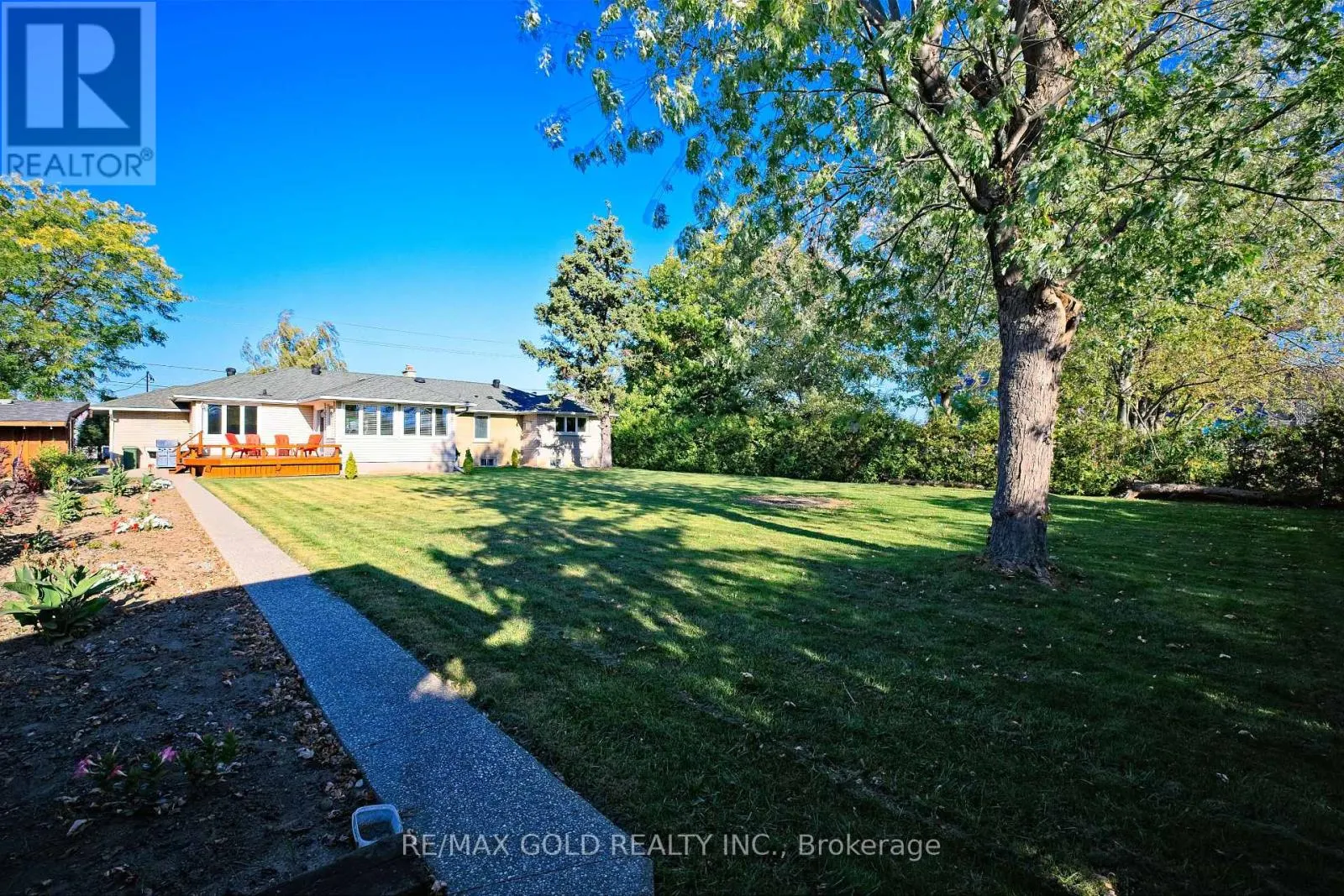 32 ORIOLE AVENUE