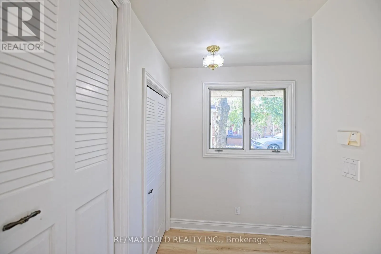32 ORIOLE AVENUE