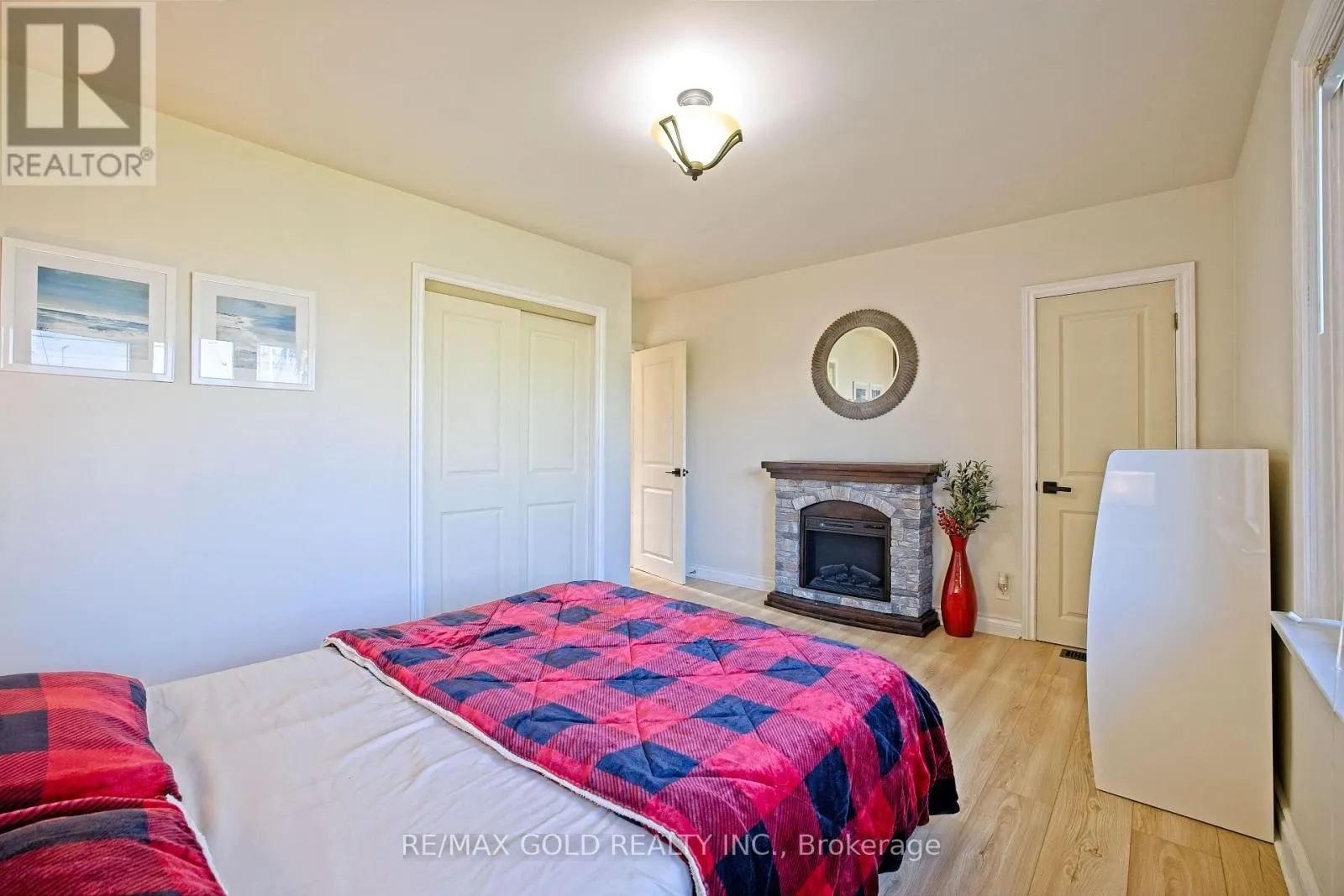 32 ORIOLE AVENUE