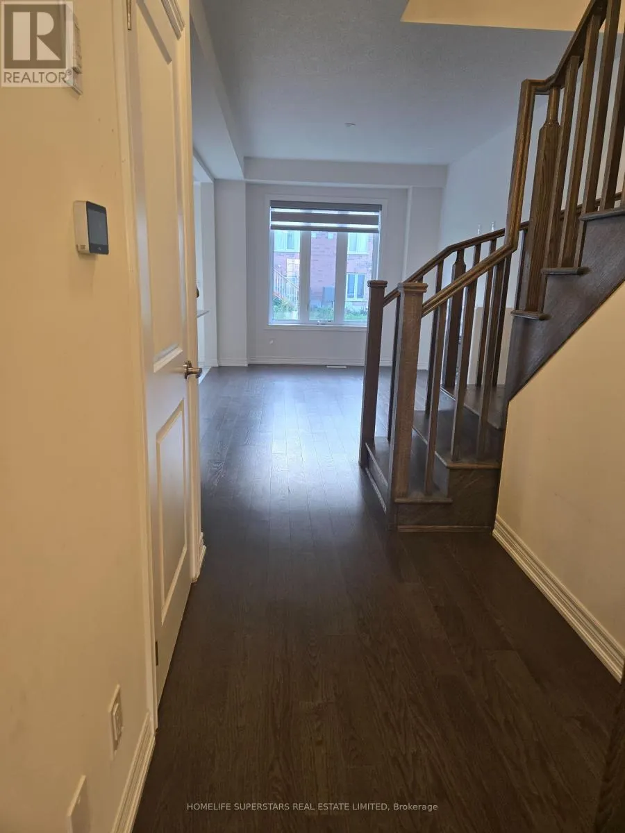 28 ROYWOOD STREET
