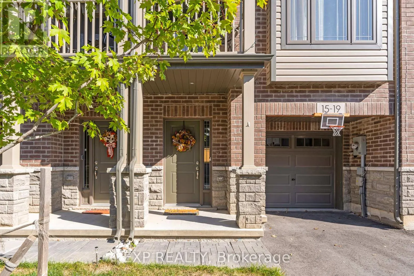 15 - 19 PICARDY DRIVE