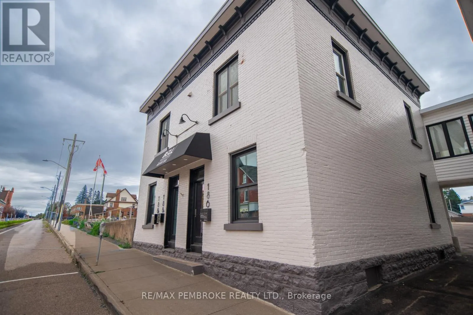 186 PEMBROKE STREET E