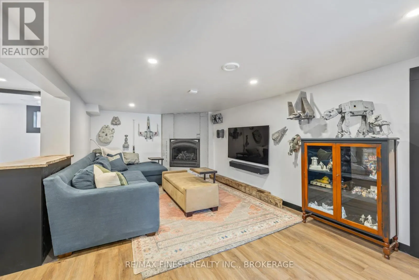 2313 SYDENHAM ROAD