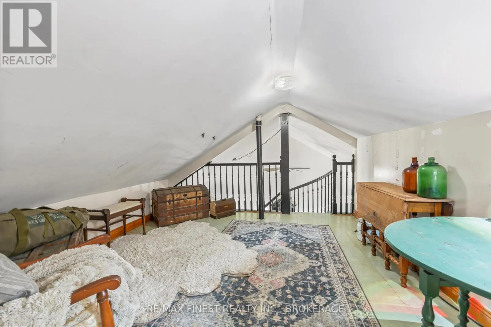 2313 SYDENHAM ROAD