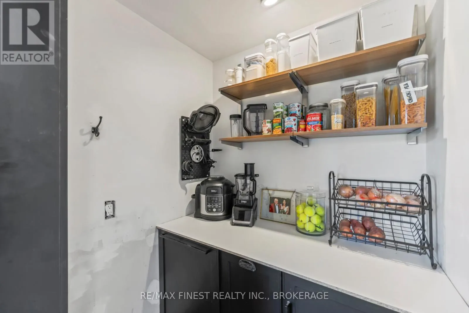 2313 SYDENHAM ROAD