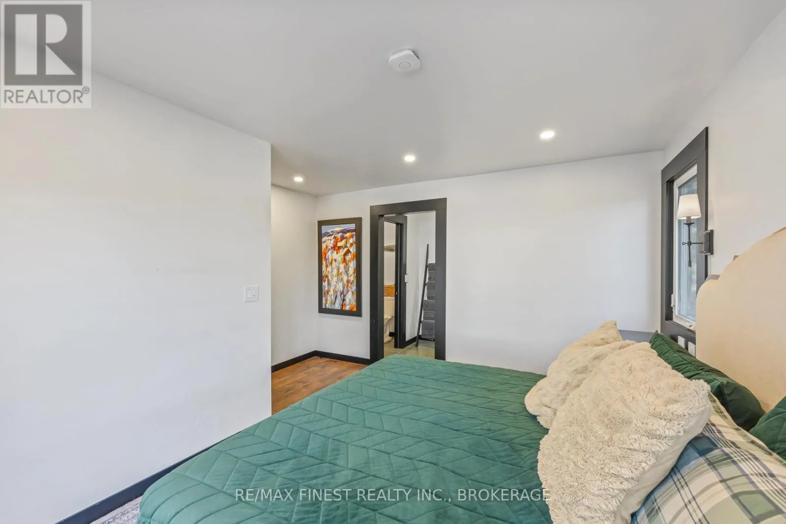 2313 SYDENHAM ROAD