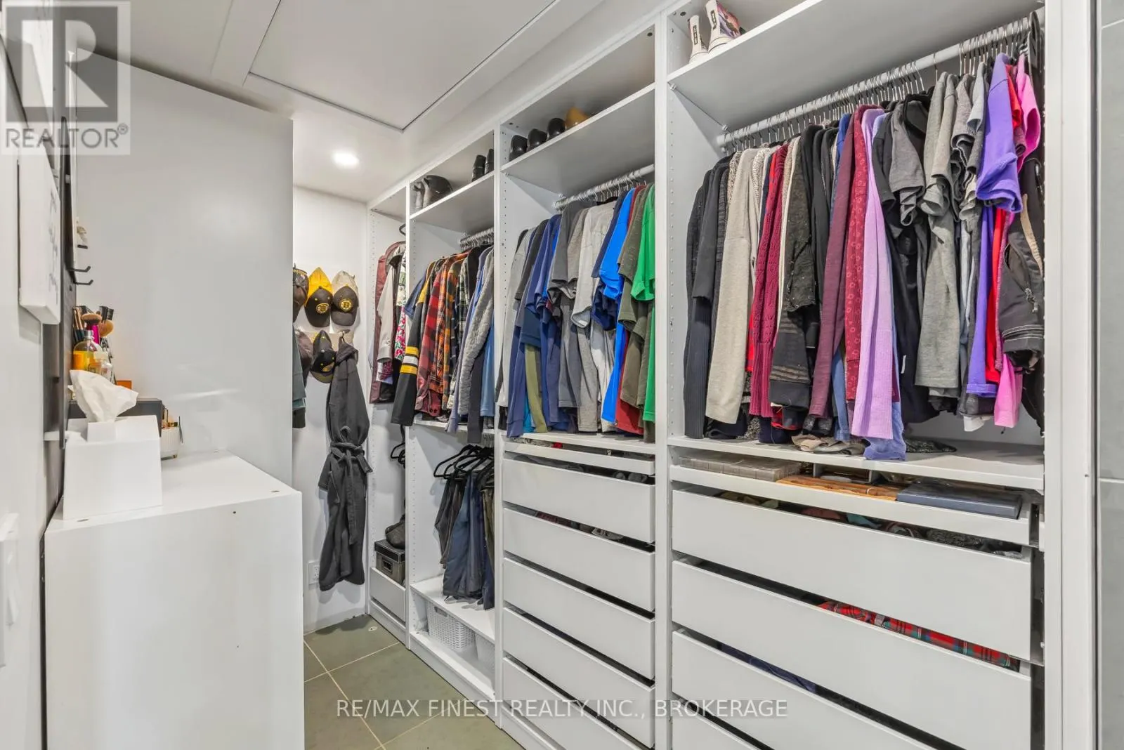 2313 SYDENHAM ROAD