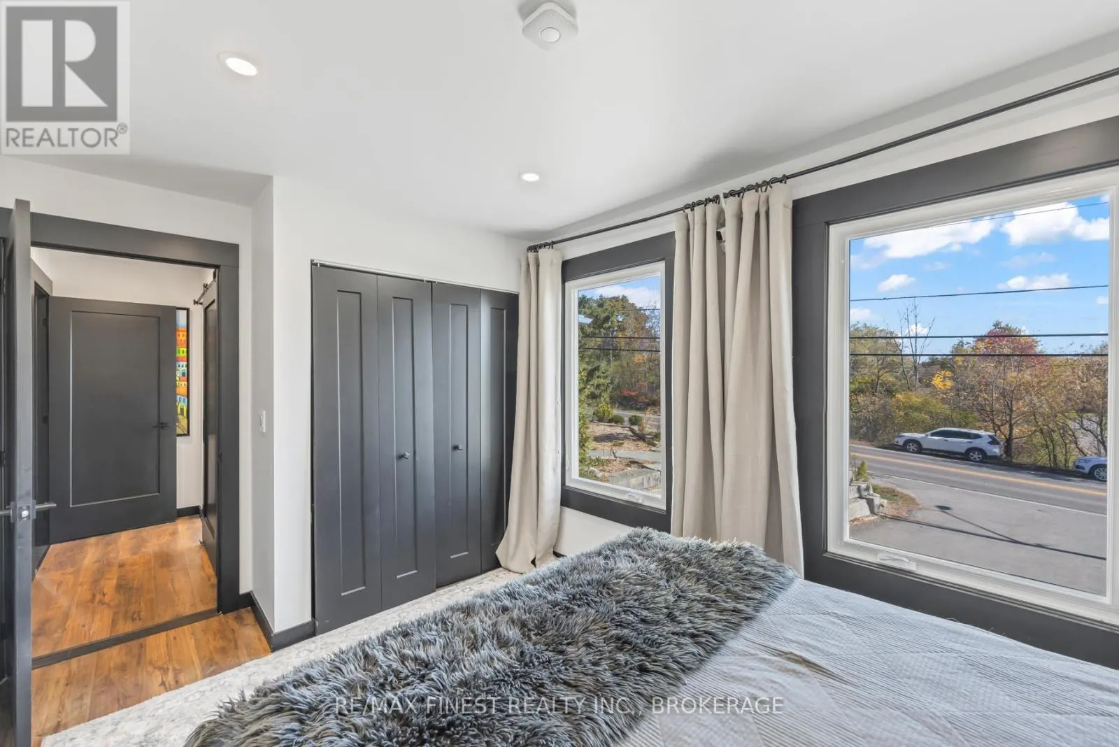 2313 SYDENHAM ROAD