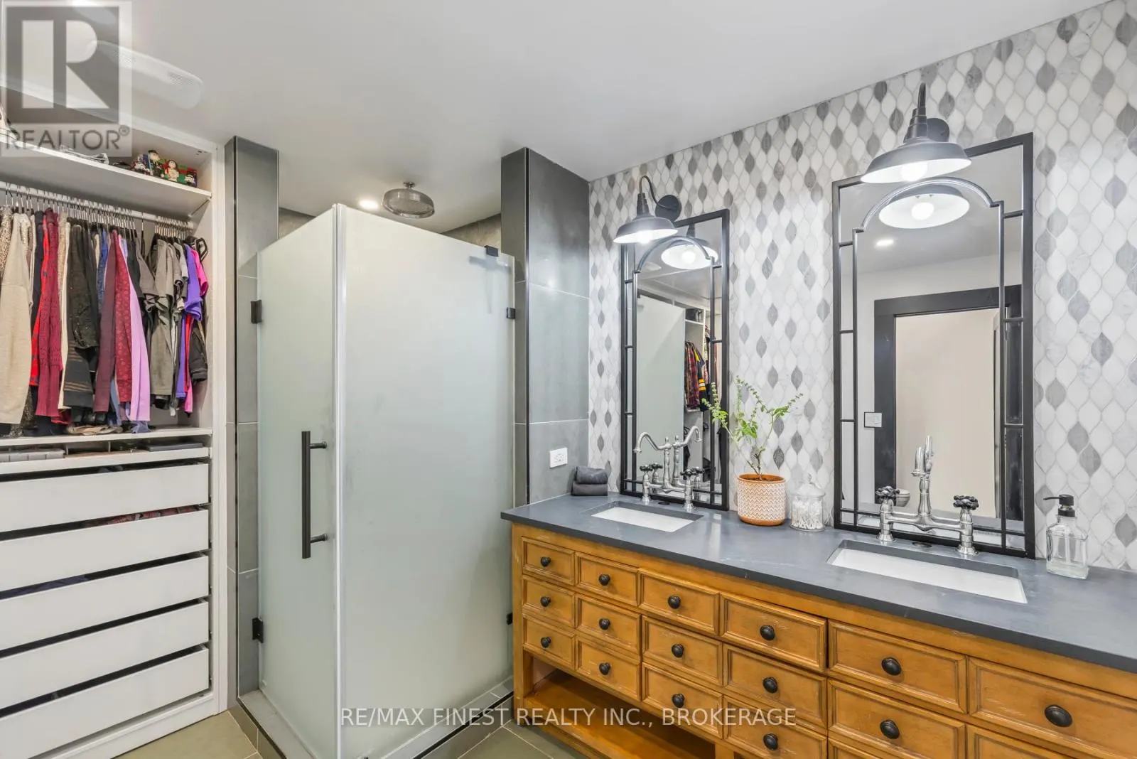 2313 SYDENHAM ROAD