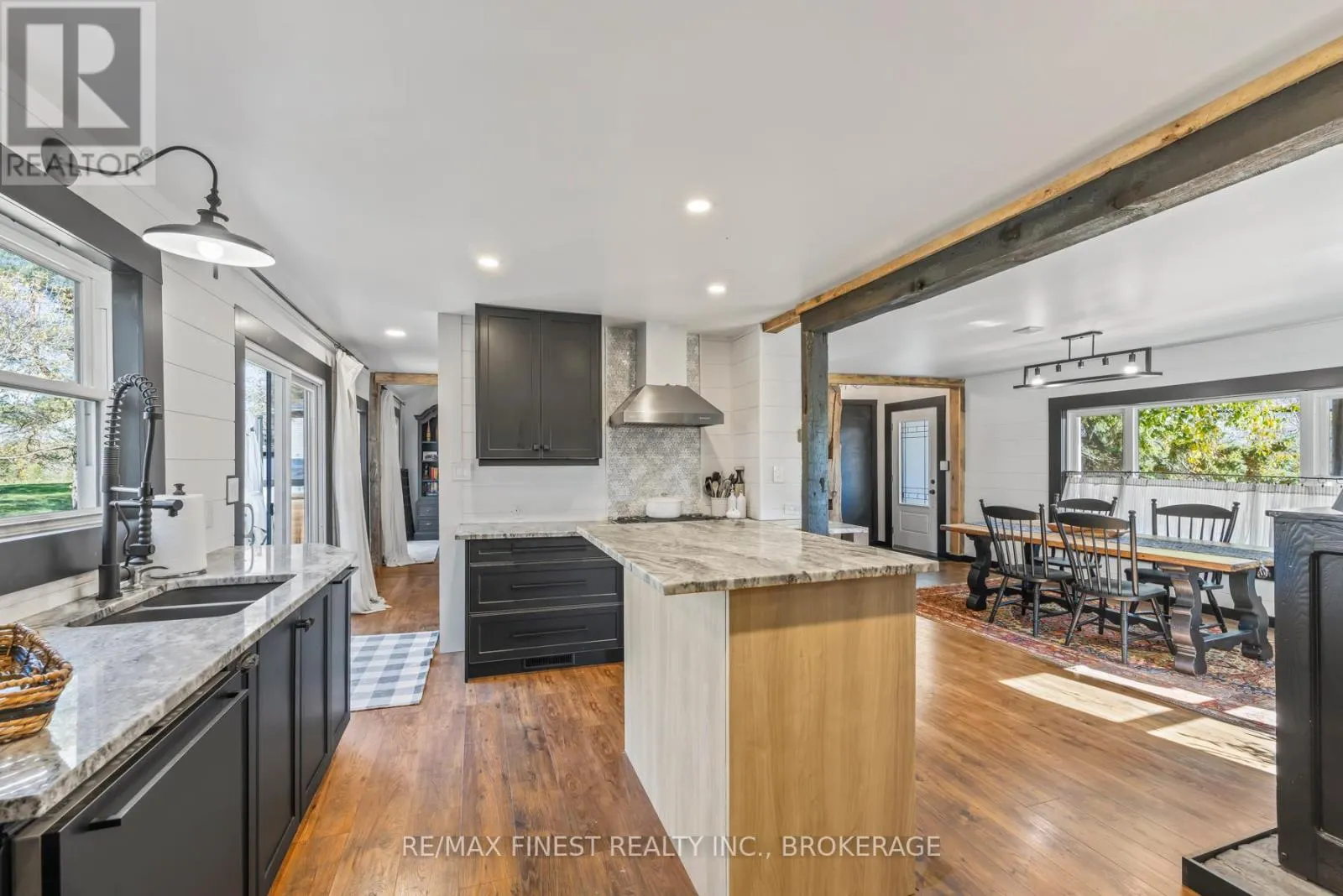 2313 SYDENHAM ROAD