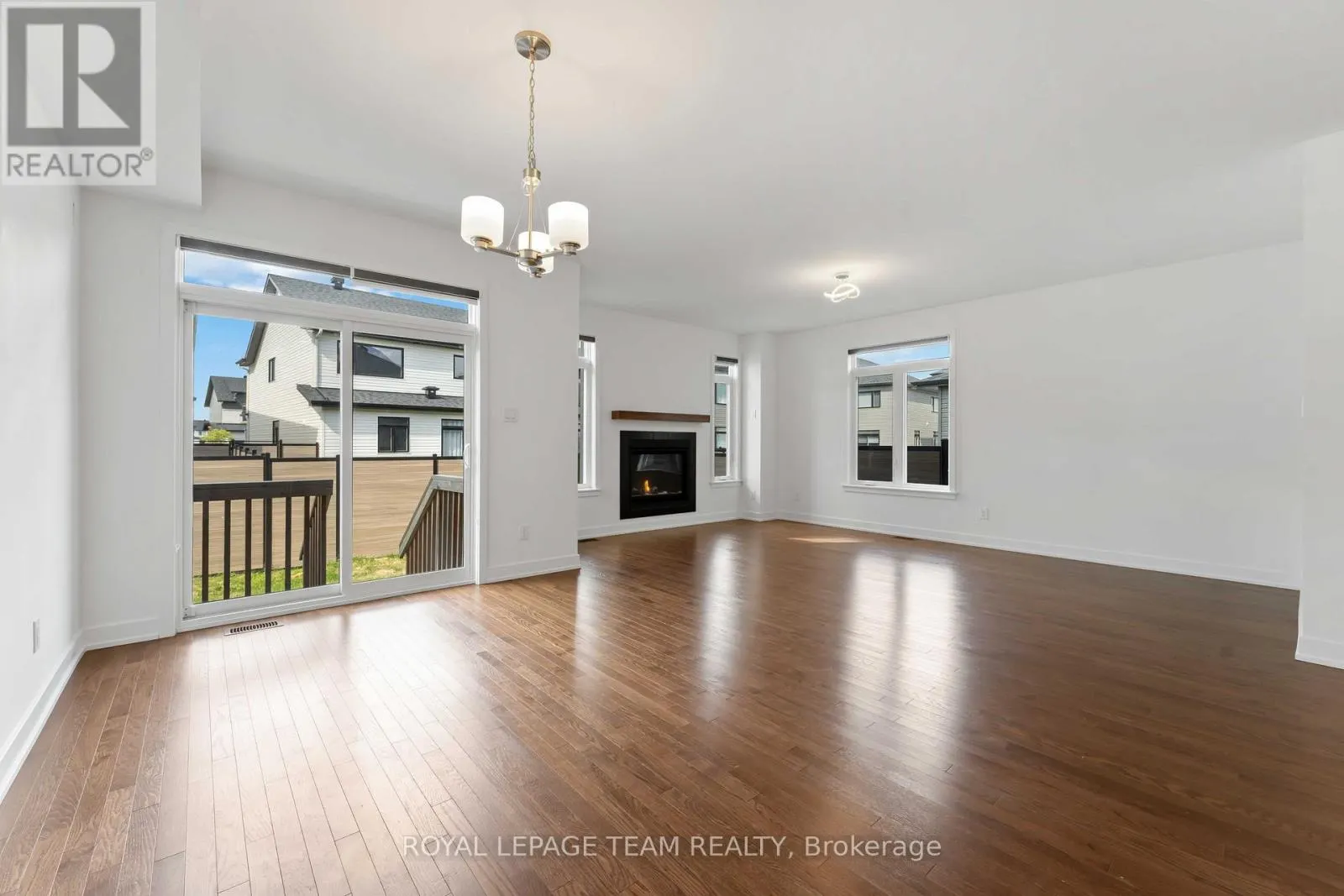 27 PEONY LANE