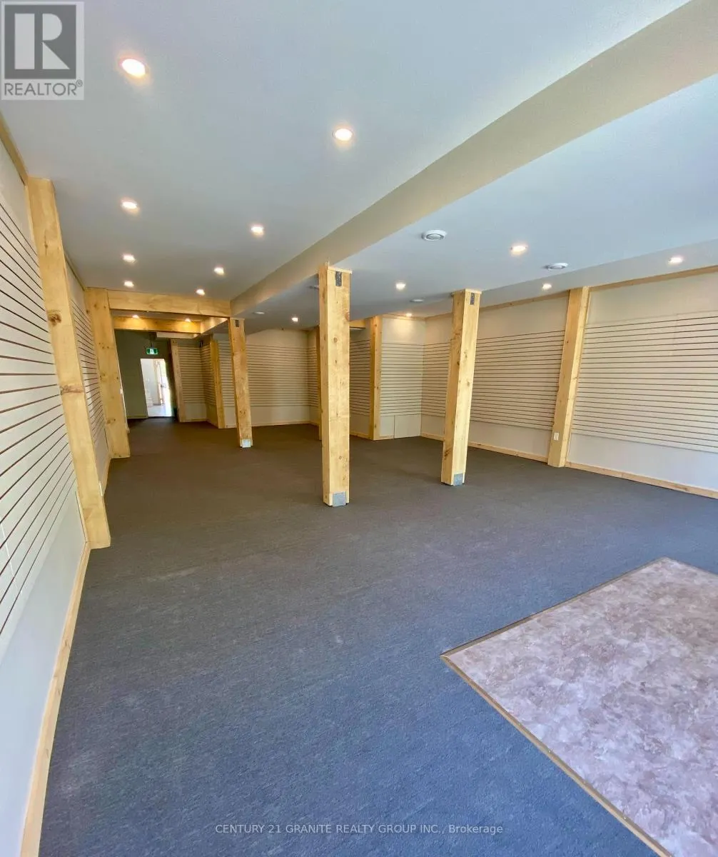 62 HASTINGS STREET N