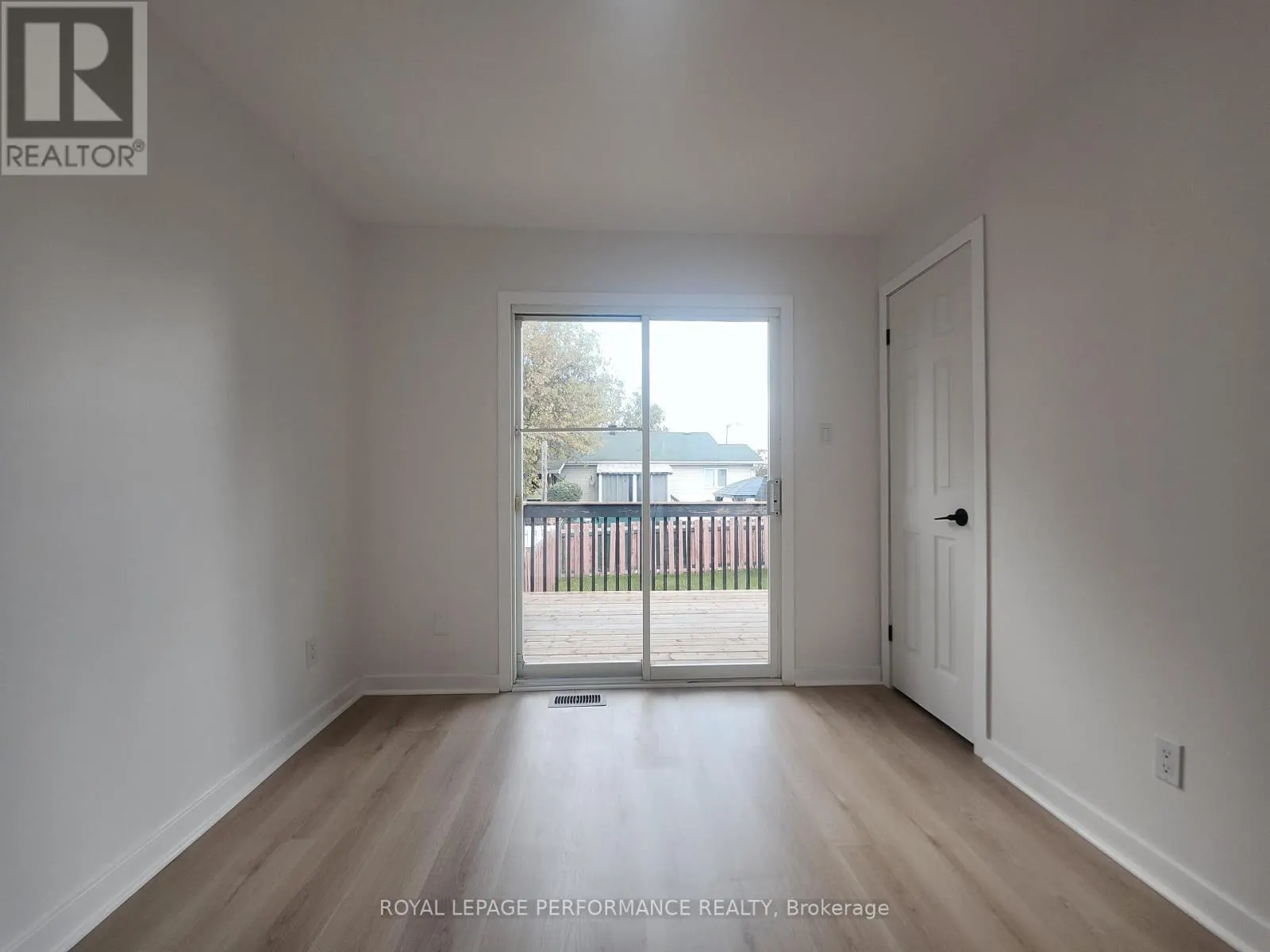 405 CARLETON STREET E