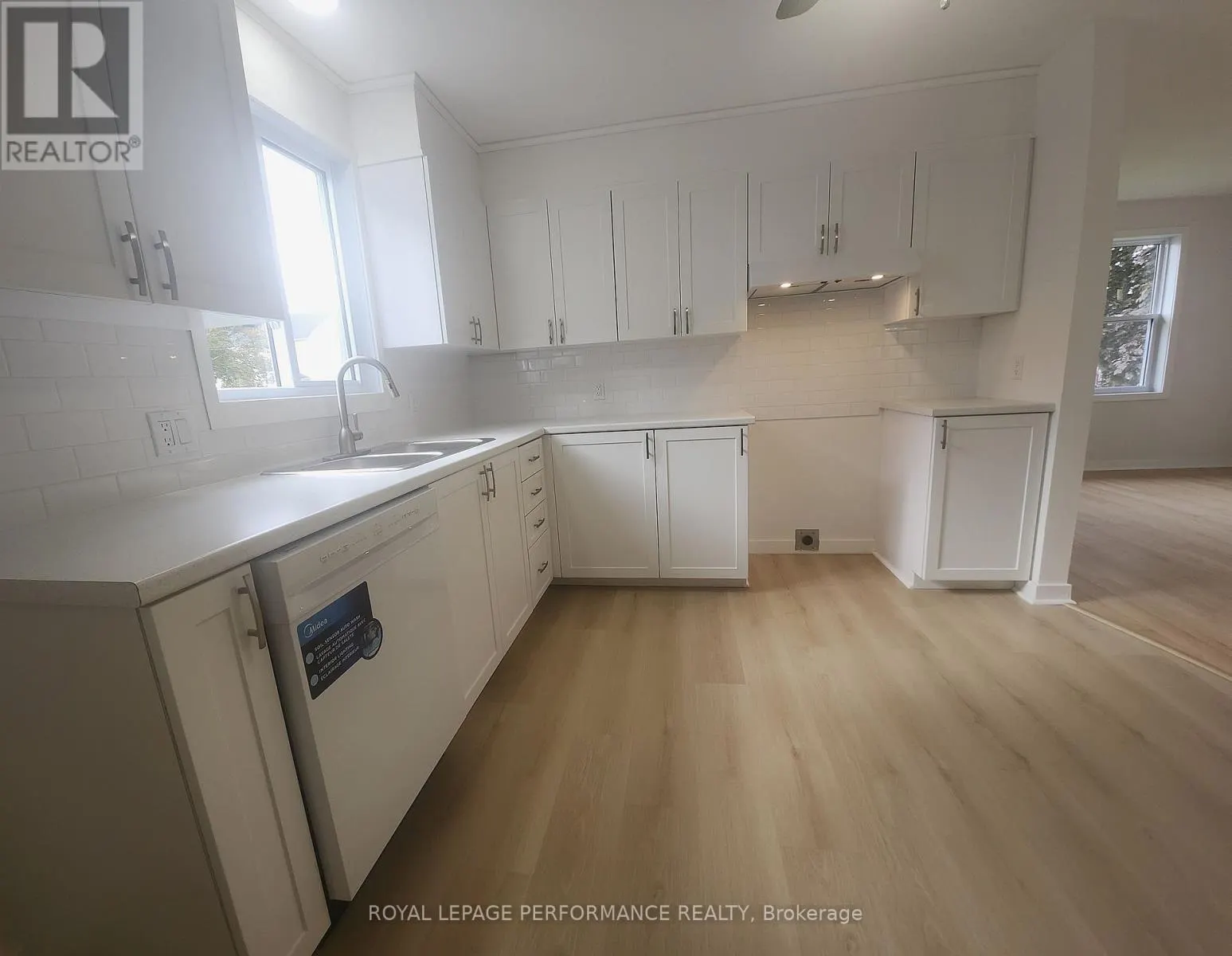 405 CARLETON STREET E