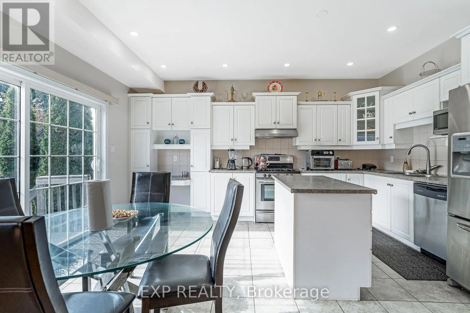 423 DUNDONALD DRIVE