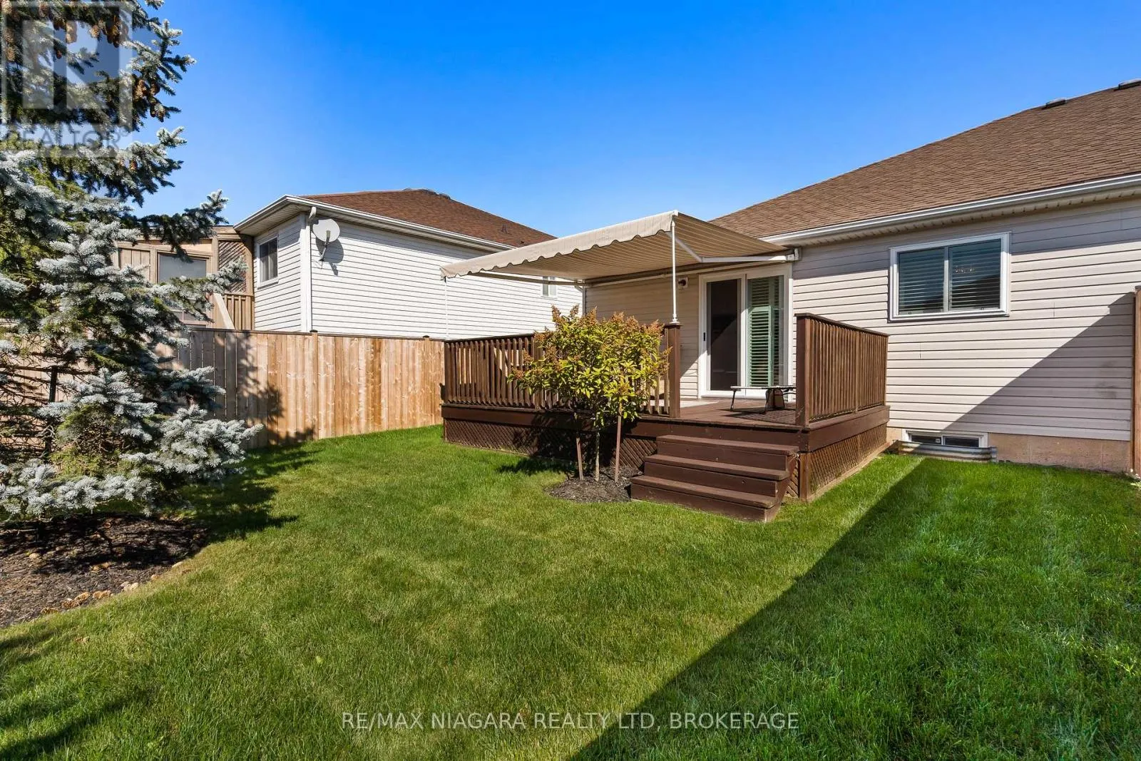 208 AUTUMN CRESCENT
