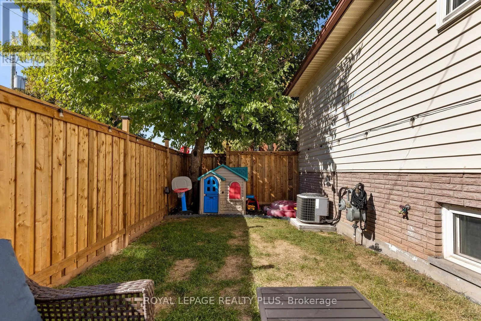 250 BALMORAL AVENUE N
