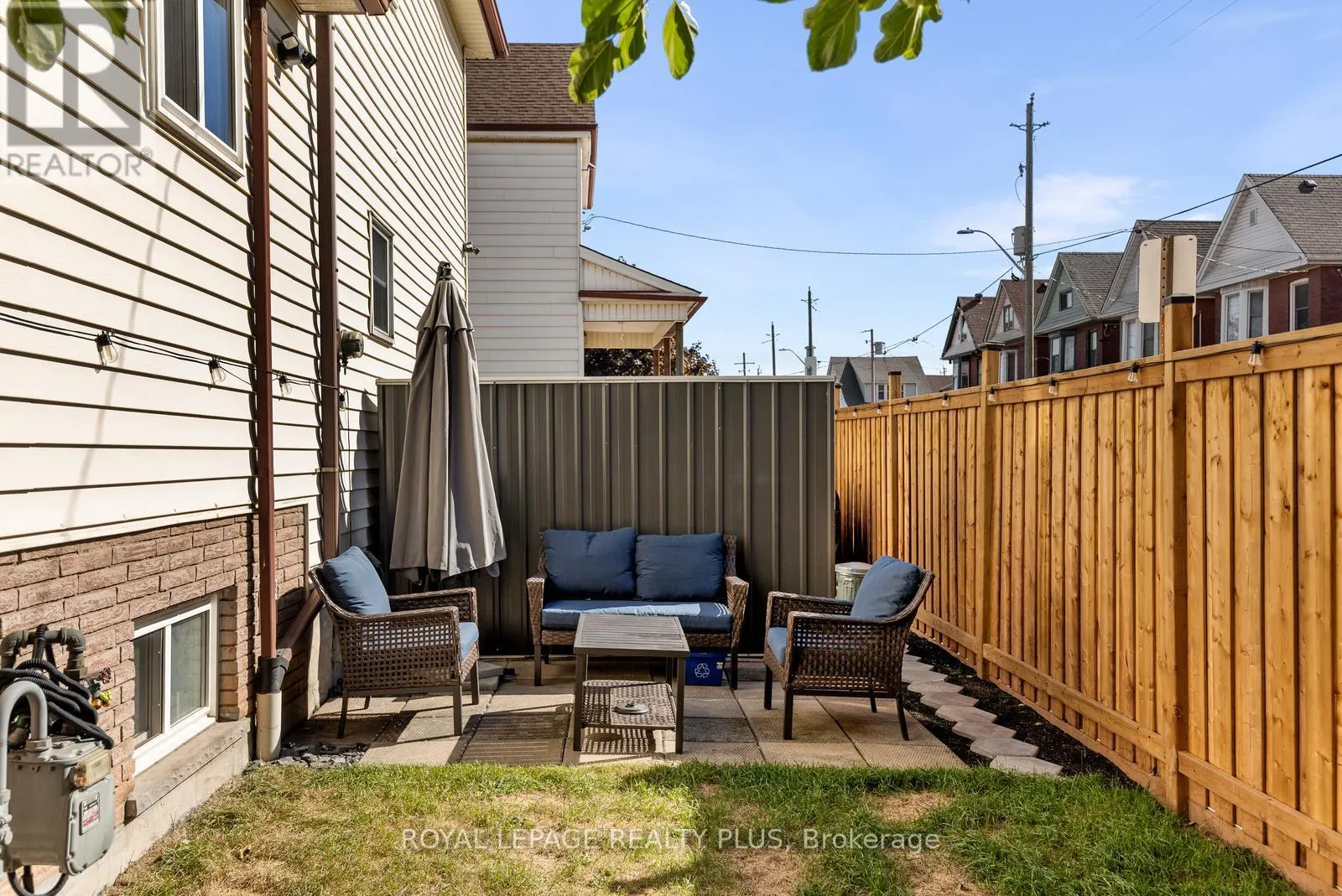 250 BALMORAL AVENUE N