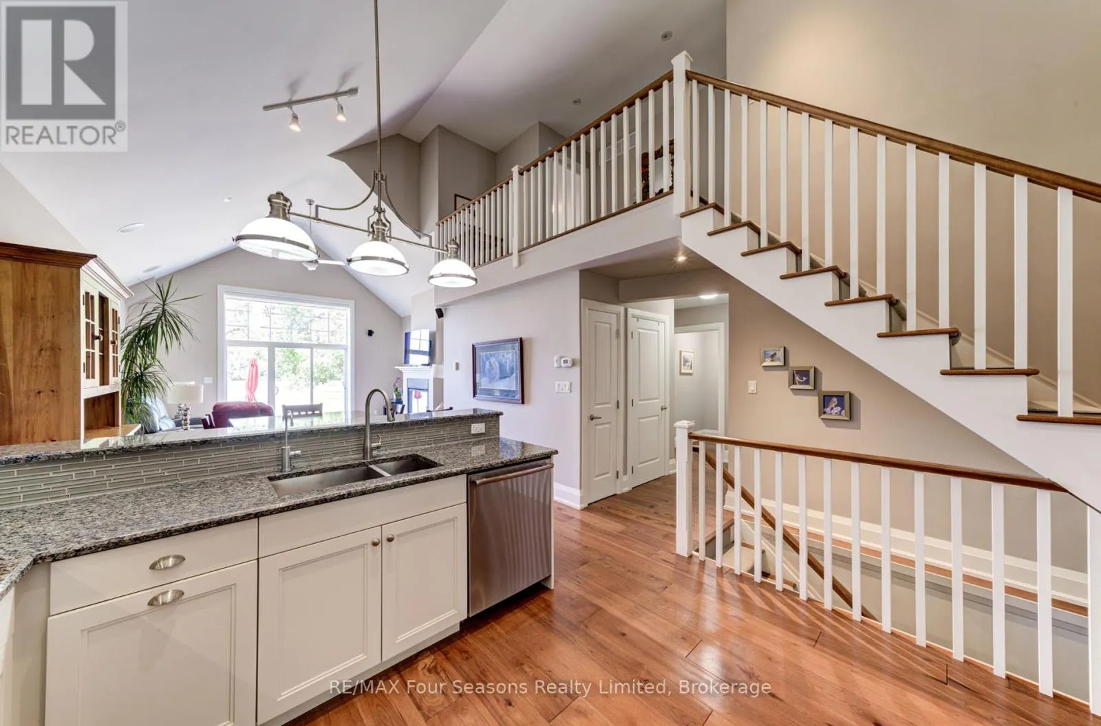 22 - 59 KING STREET E, #22