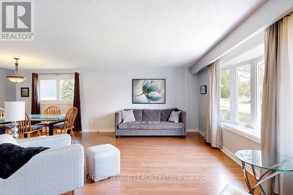 22 RED MAPLE CRESCENT