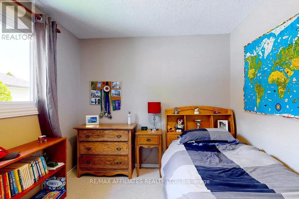 22 RED MAPLE CRESCENT