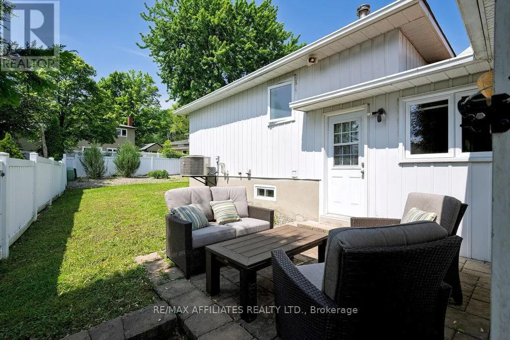 22 RED MAPLE CRESCENT