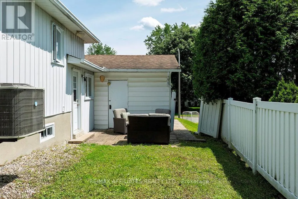 22 RED MAPLE CRESCENT