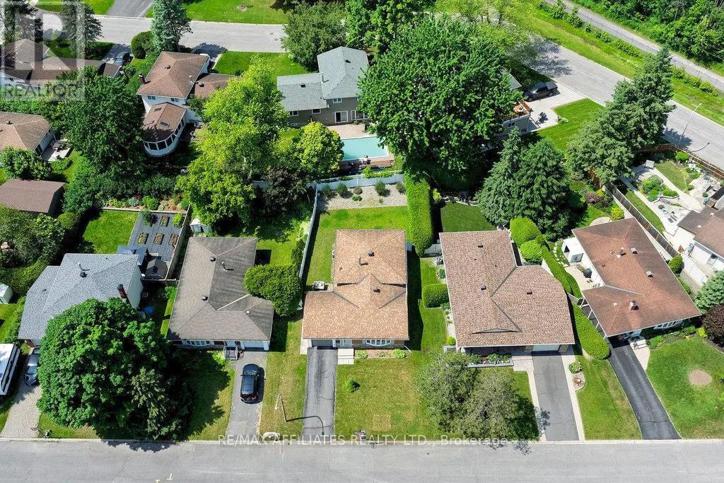 22 RED MAPLE CRESCENT