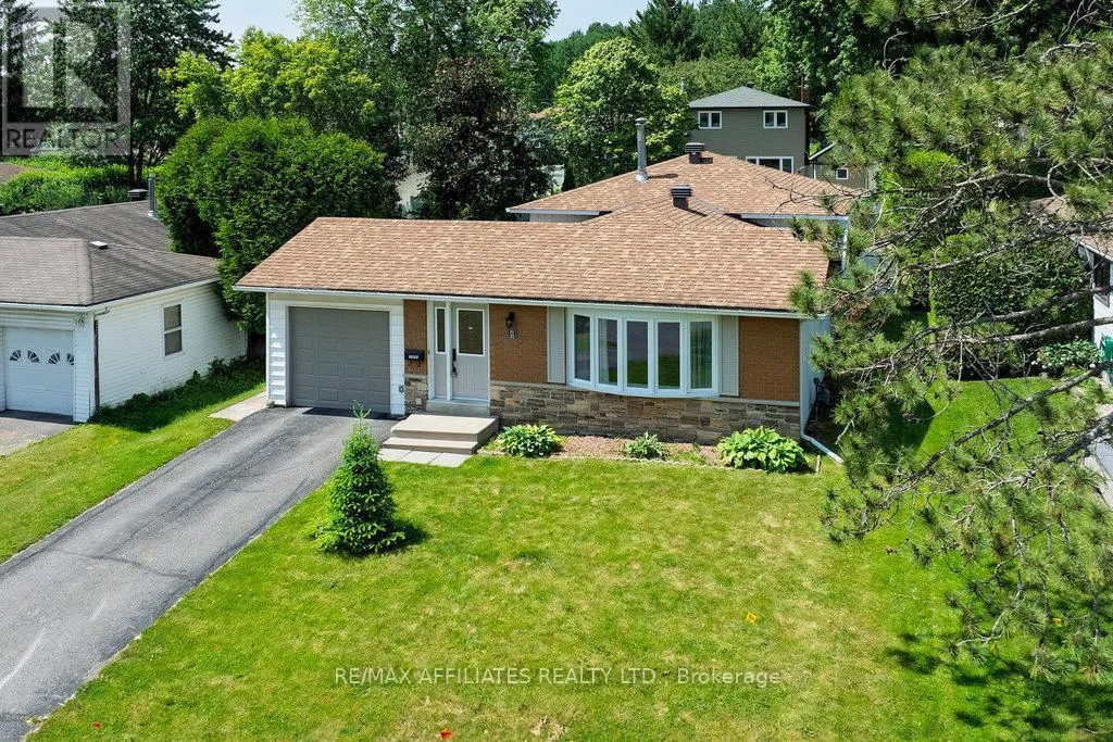22 RED MAPLE CRESCENT