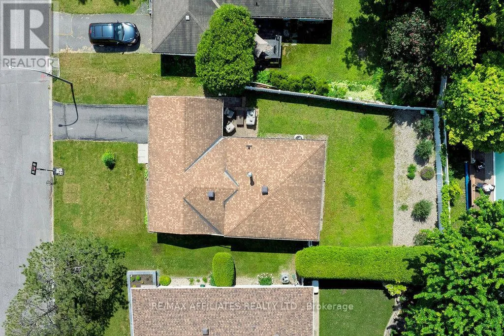 22 RED MAPLE CRESCENT