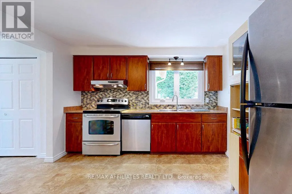 22 RED MAPLE CRESCENT