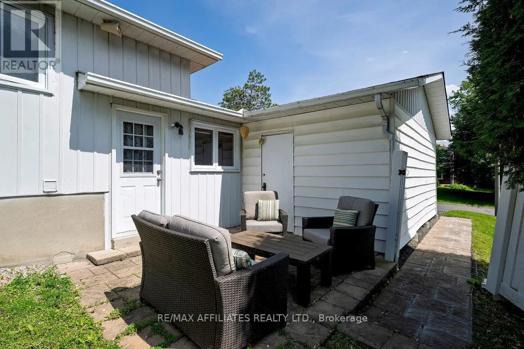22 RED MAPLE CRESCENT