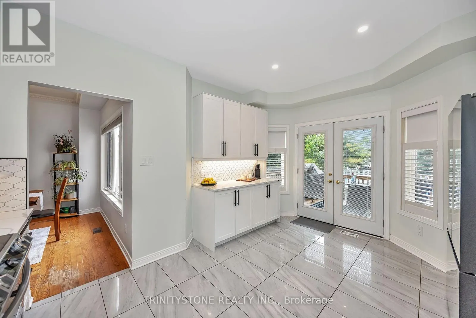 6 CINNABAR WAY