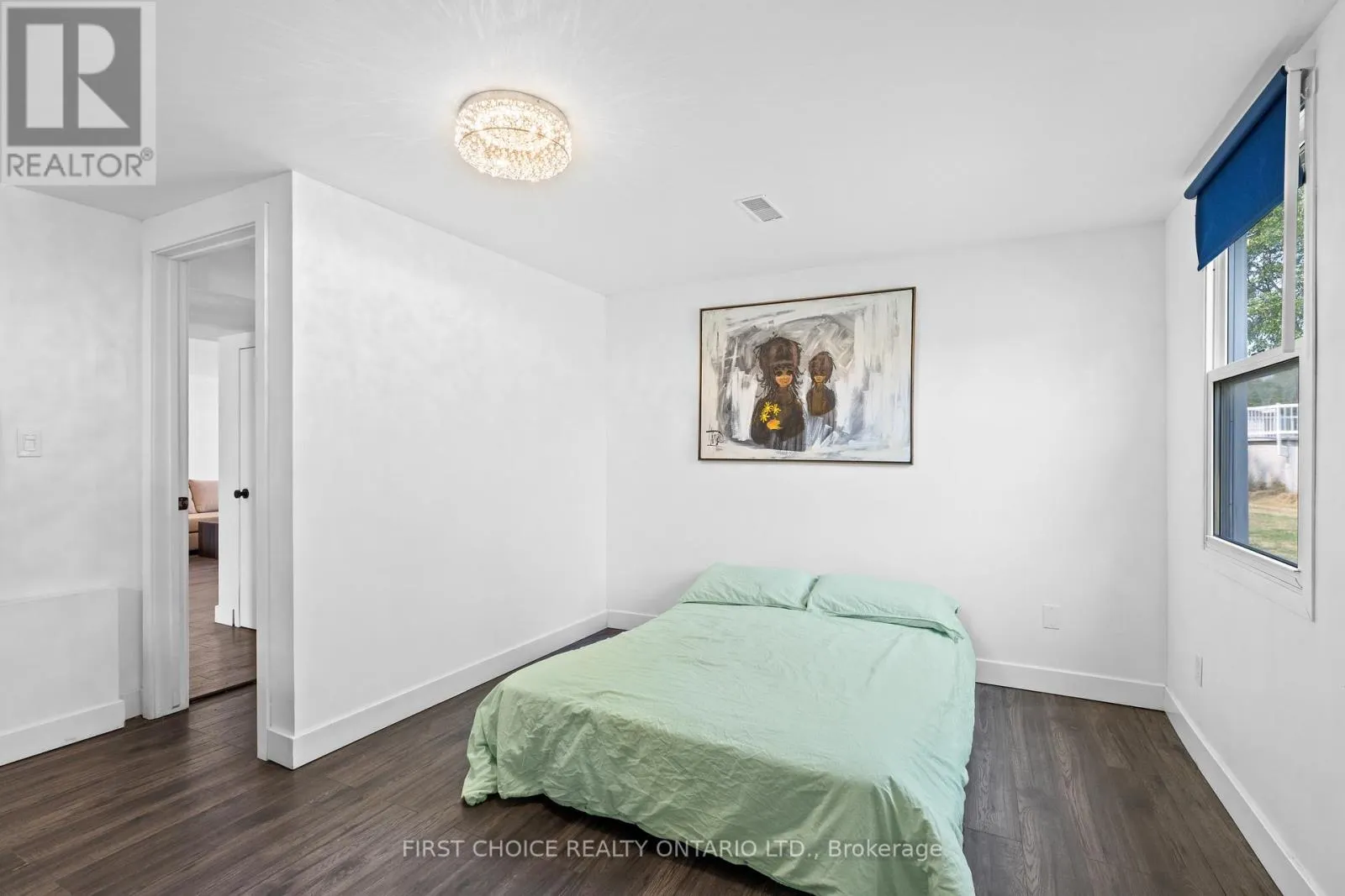 10 CAMPBELL REID COURT