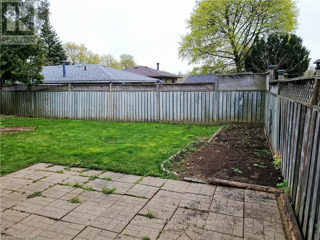 75 PEPPERWOOD CRESCENT