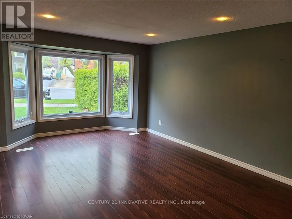 75 PEPPERWOOD CRESCENT