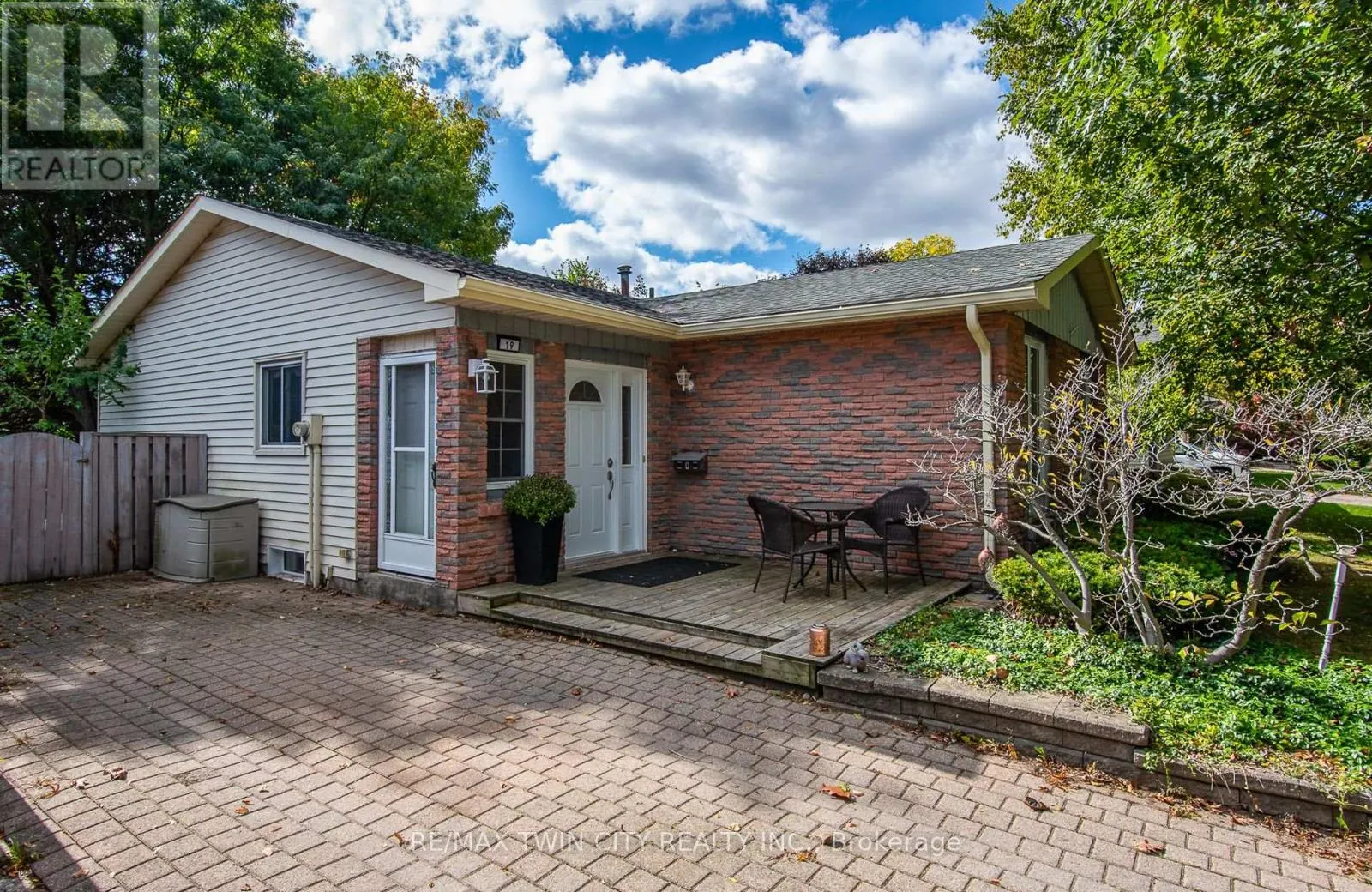 19 KEEWATIN AVENUE