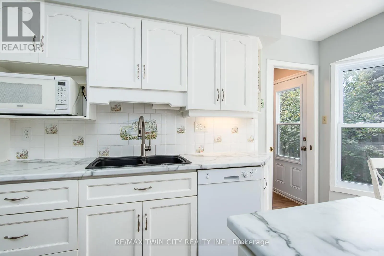 19 KEEWATIN AVENUE