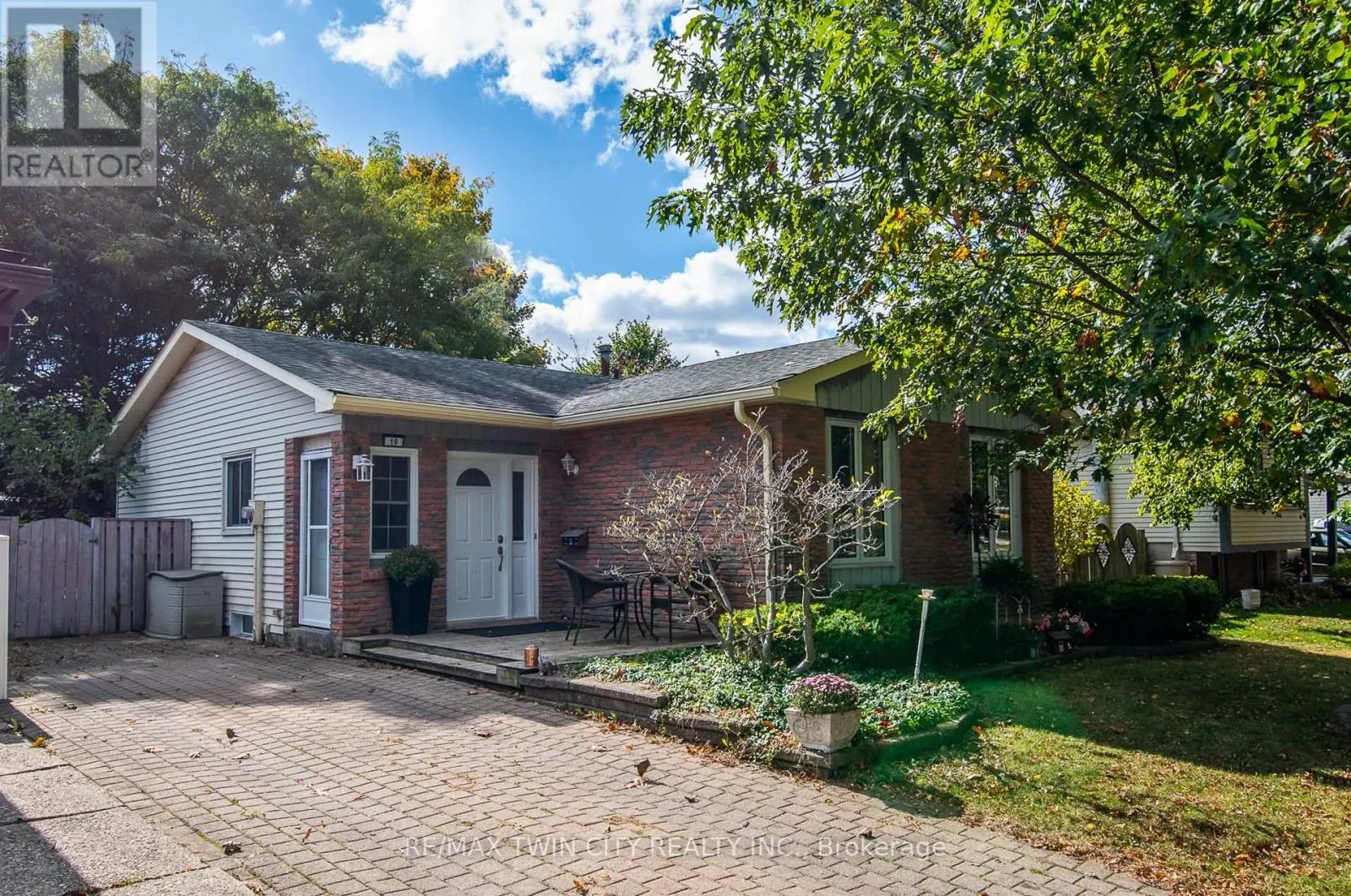 19 KEEWATIN AVENUE