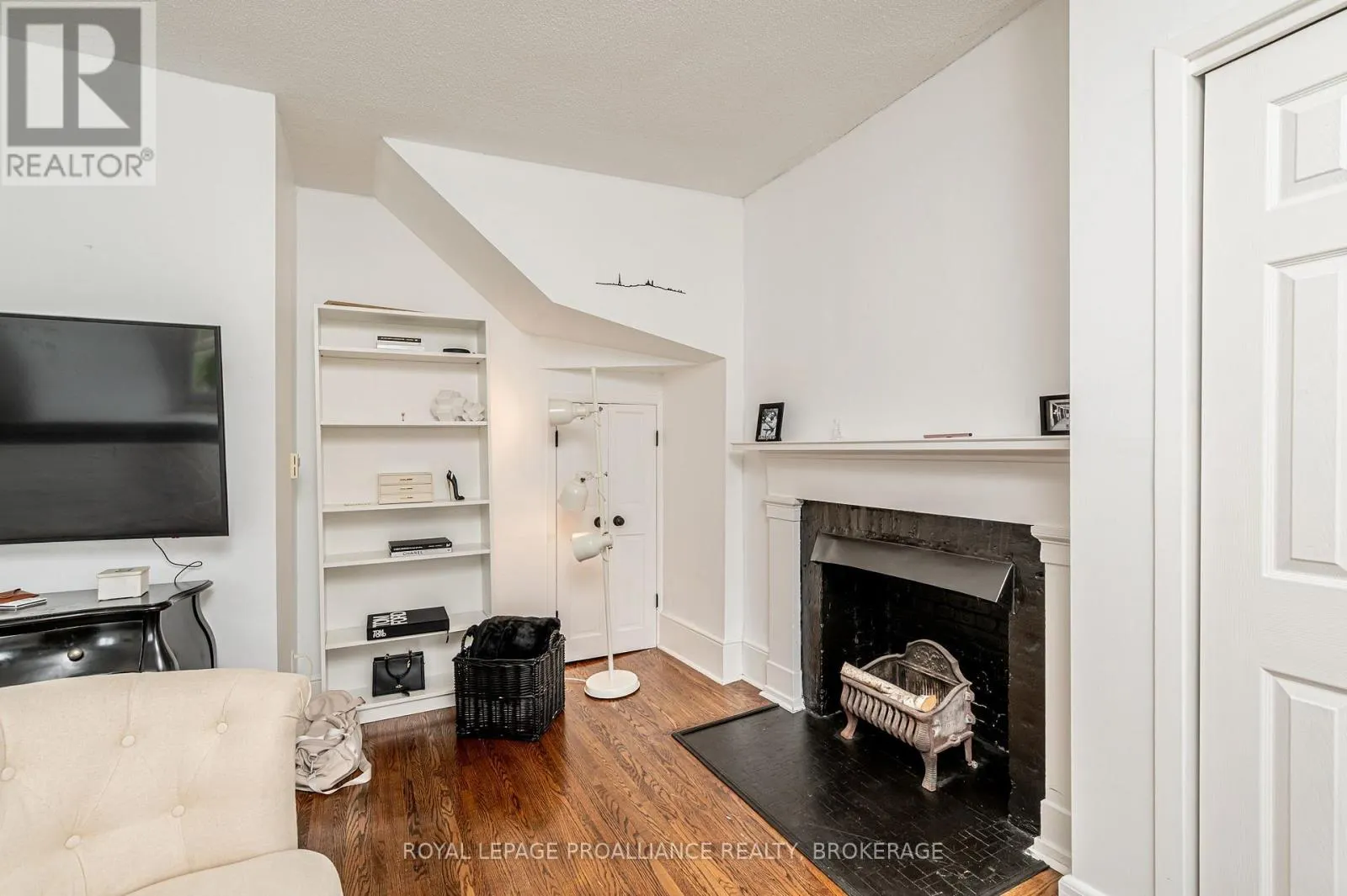 7 - 131 KING STREET E, #7