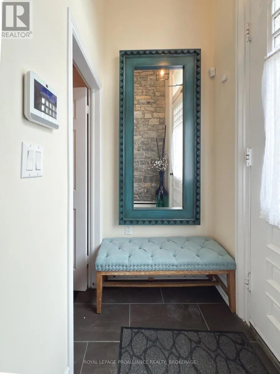7 - 131 KING STREET E, #7