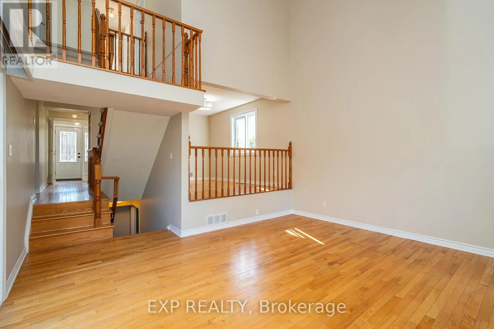 32 MAPLE VIEW CRESCENT
