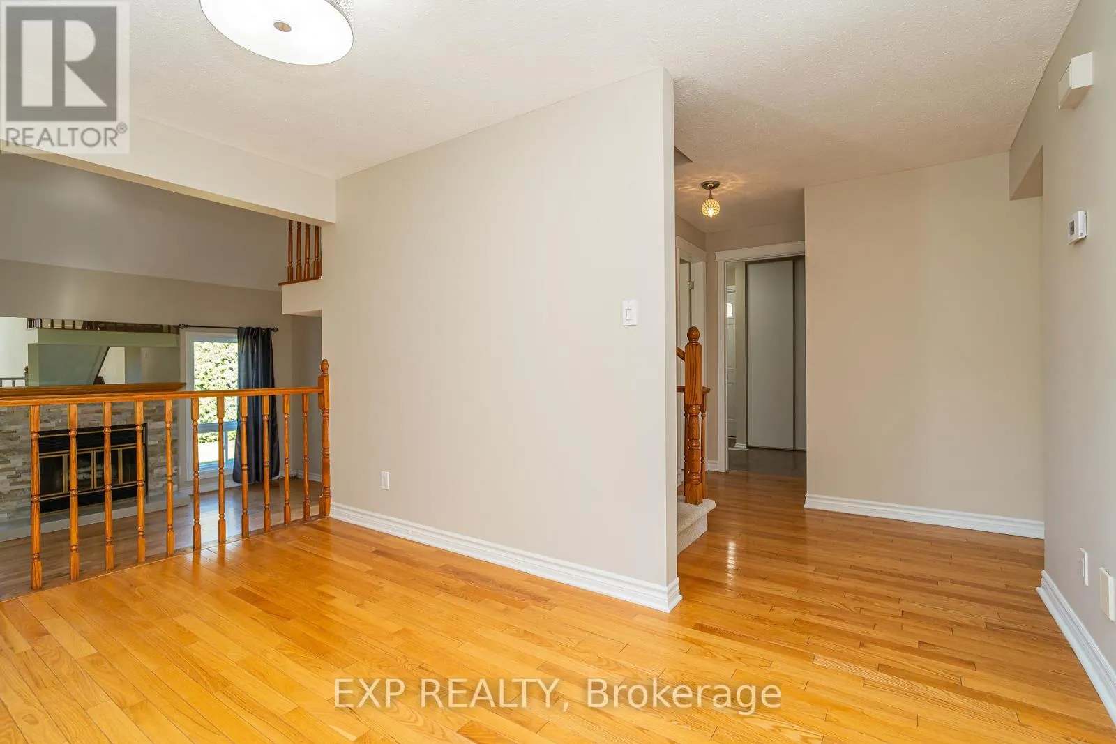 32 MAPLE VIEW CRESCENT