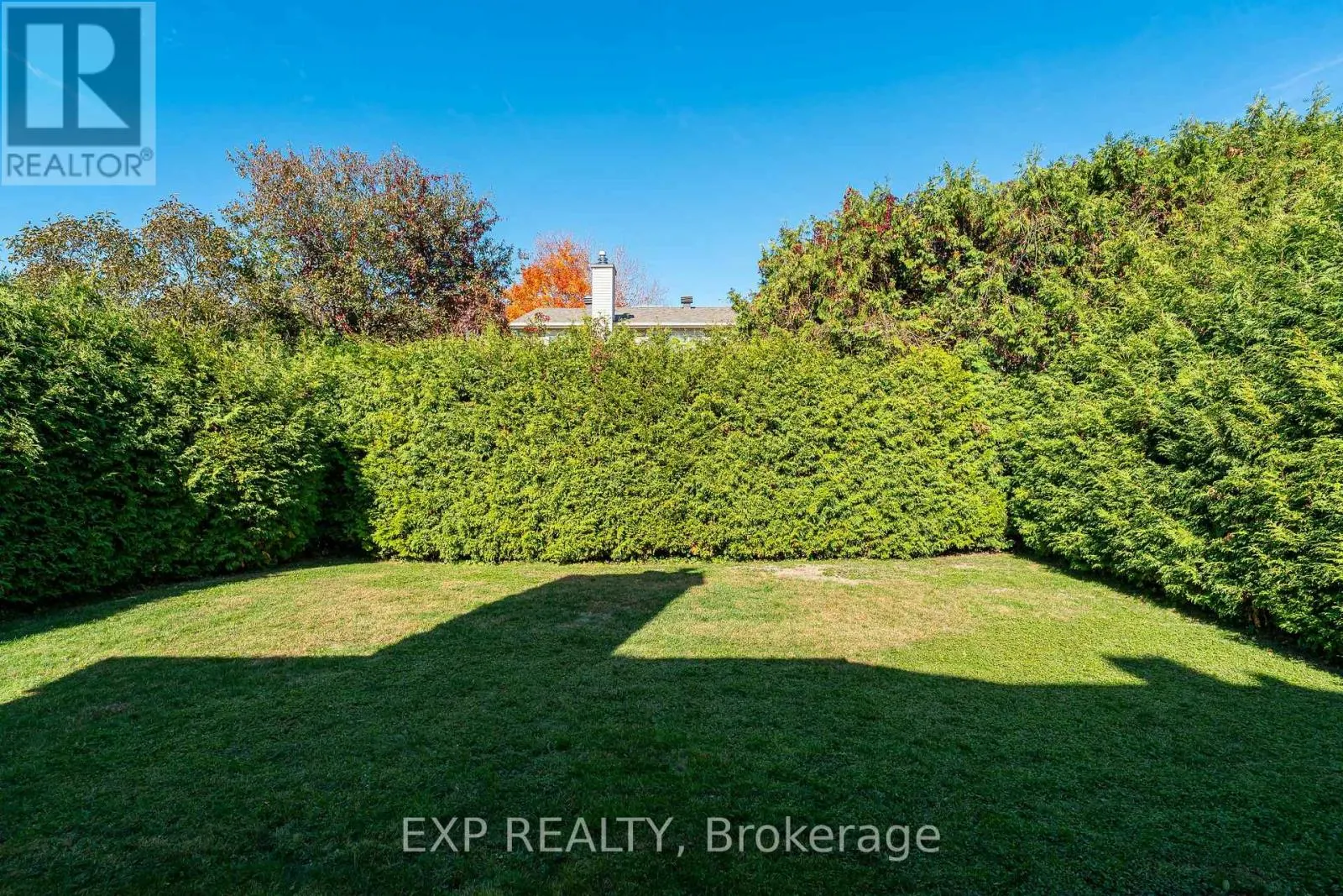 32 MAPLE VIEW CRESCENT
