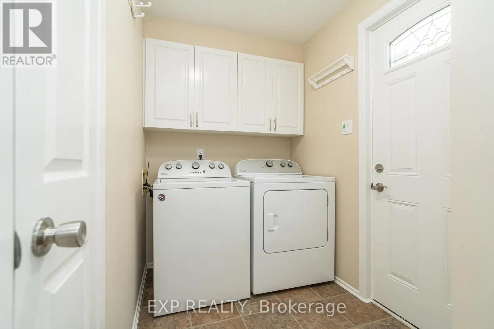 32 MAPLE VIEW CRESCENT