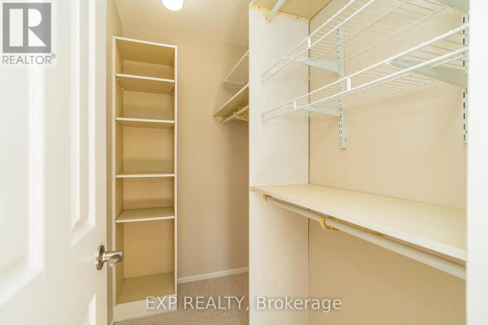 32 MAPLE VIEW CRESCENT
