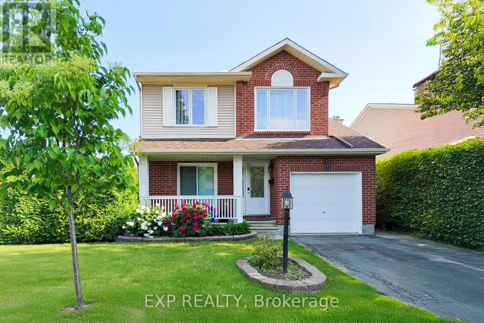 32 MAPLE VIEW CRESCENT